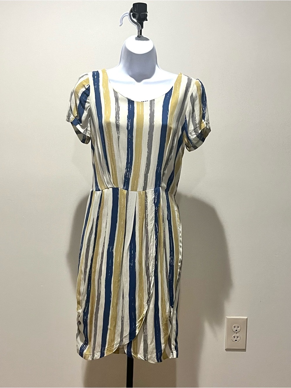 Forever 21 Striped Faux Wrap Dress Size Small